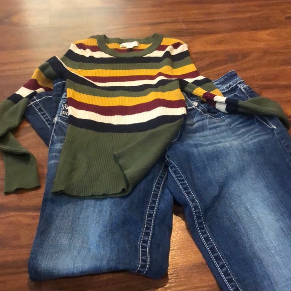 Multicolor sweater size medium - Picture 2 of 2